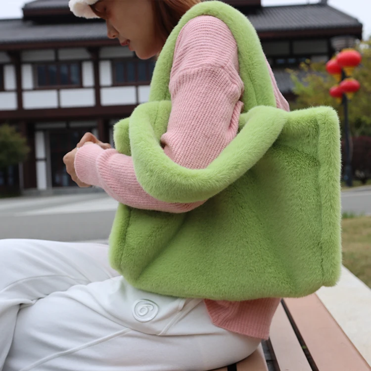 Soft Plush Women's Shoulder Bag Winter Fashion Ladies Faux Fur Large Purse Handbags Luxury Furry Female Casual Tote Bags