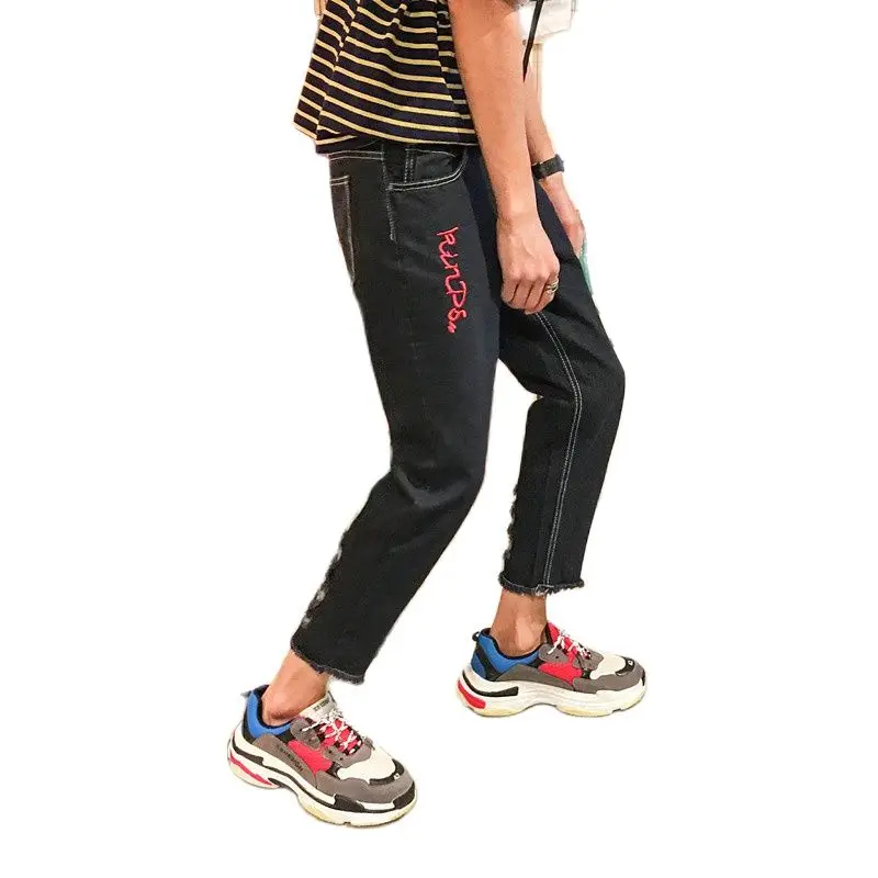 

Wholesale 2022 Fashion Casual Ripped Pants Boys Korean Trend Wild Loose Embroidery Beggar Jeans Pants Hole Ankle Length Pants