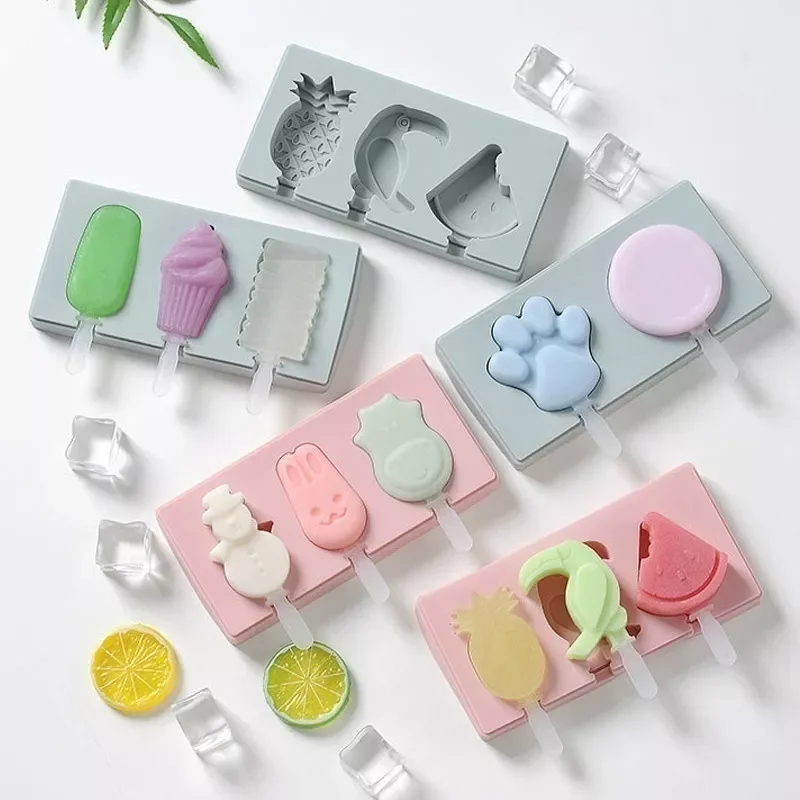 

2022 Cream Mold with Cover Cartoon Popsicle Maker Molds Silicone Ice Cube Tray