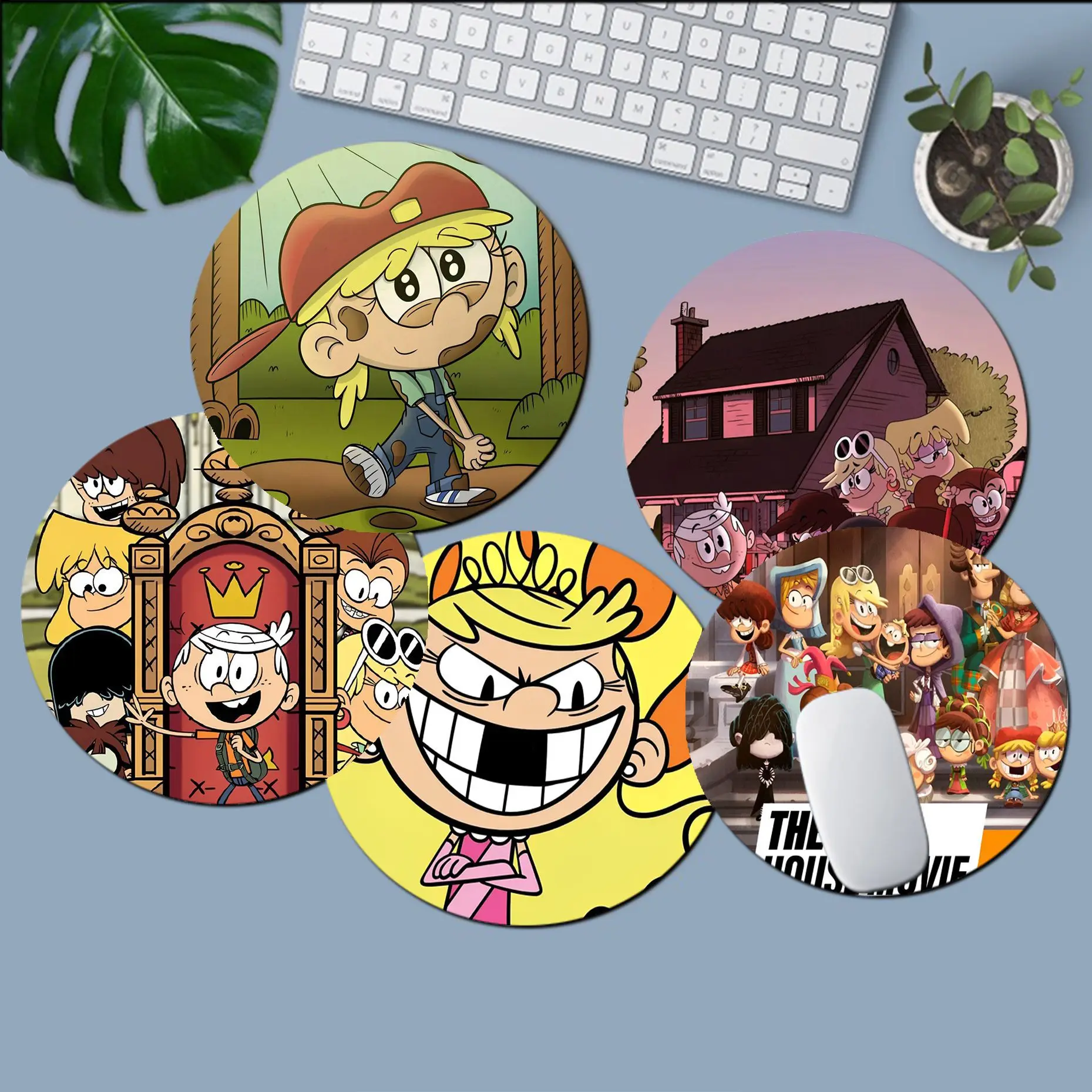 

The Cartoon Loud House Non-slip Round Speed Version Game Computer Keyboard Office Table Mat Laptop Mouse Mat Padmouse Play Mats