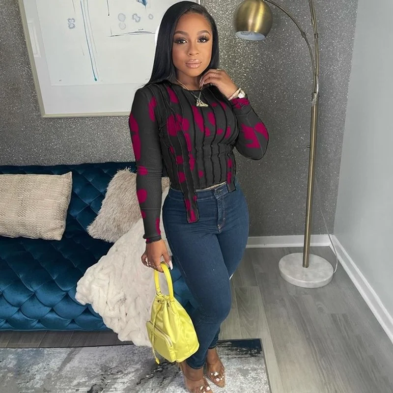 

Кроп-Топ женский в рубчик с длинным рукавом и круглым вырезом