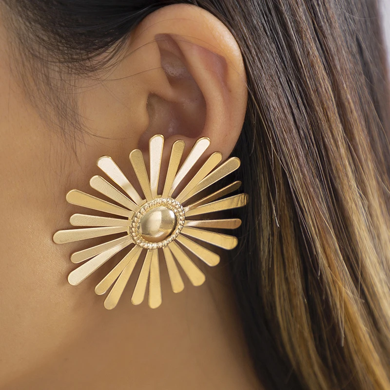 

1Pair Vintage Classic Sunflower Stud Earrings for Women Trend Simple Hoop Dangle Earring Fashion Personality Jewelry Accessories