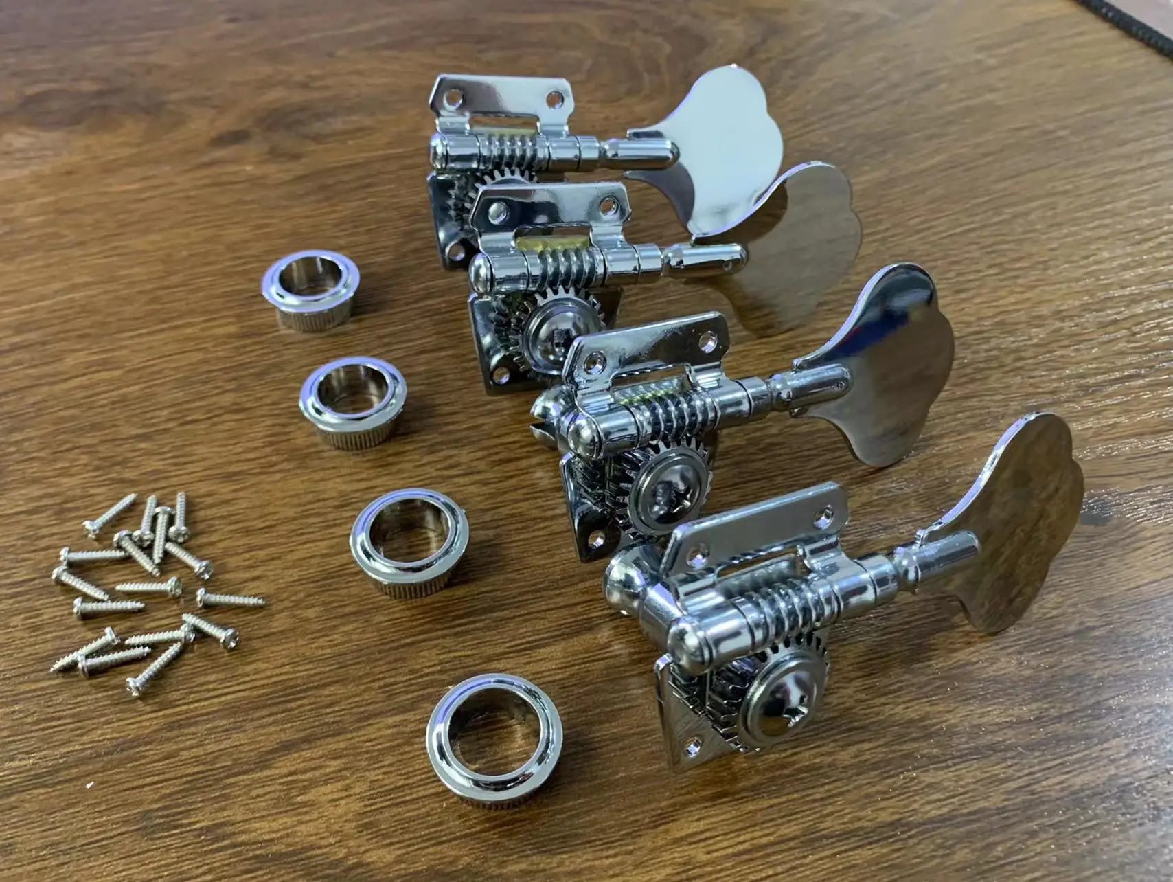 

Professional Machine Head Pegs for 4 Strings Electric Bass Guitar Accessories Chrome Color in Stock Discount