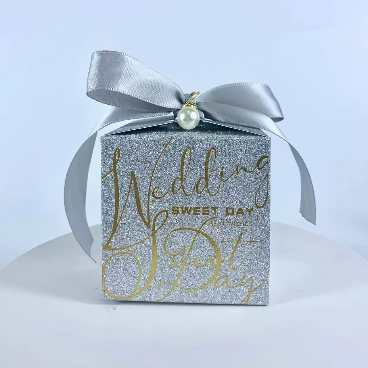 

Картонные подарочные коробки для конфет