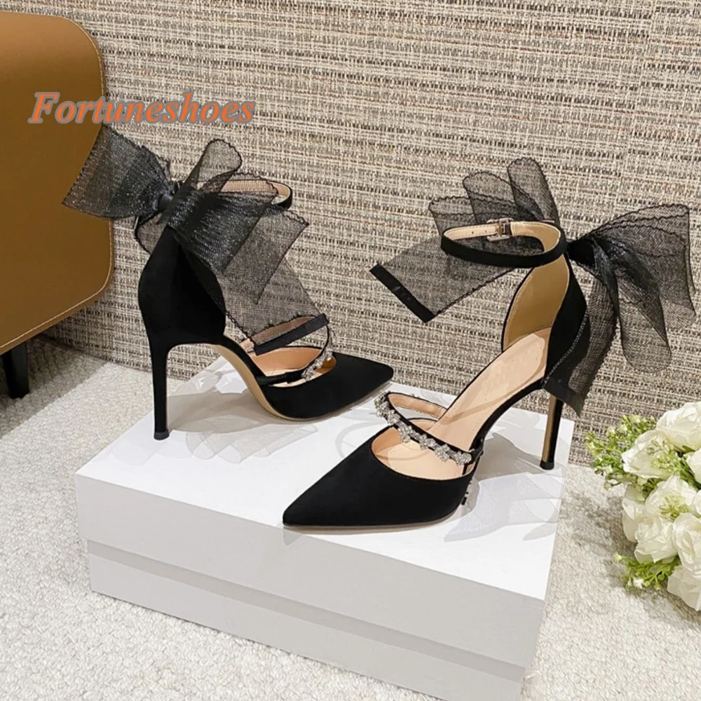 Женские туфли-лодочки с узлом-бабочкой и пряжкой на ремне острым носком