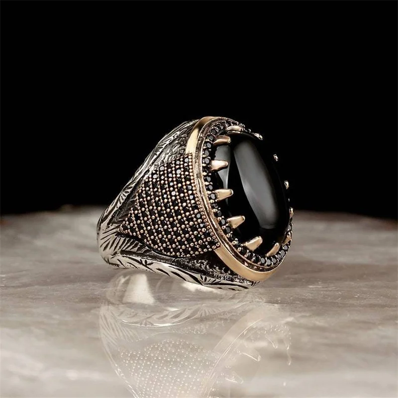 

Handmade Business Type Men's Ring Craved Pattern Black Egg-shaped Crystal Retro Silver Color Ring for Male Punkboy Party Jewelry