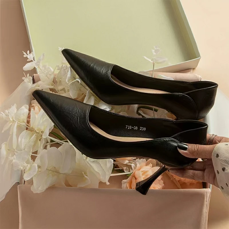 

Женские туфли на высоком каблуке, черные кожаные туфли с острым носком для вечеринки, повседневные профессиональные туфли на весну и осень, ...