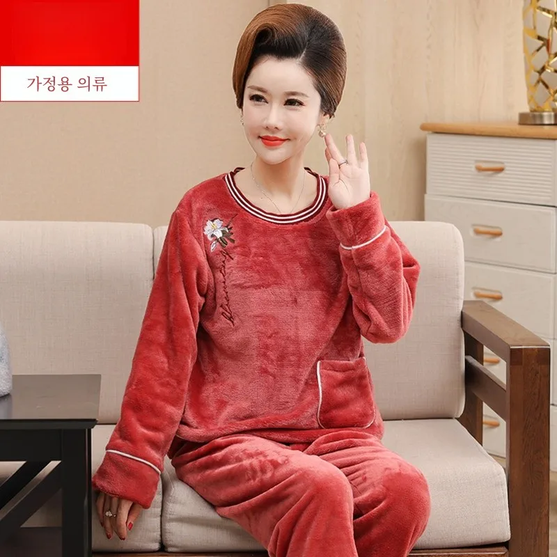 Pajamas Women Autumn and Winter Coral Fleece Set Middle-Aged Cute Casual Version Loose Mom Flannel Homewear