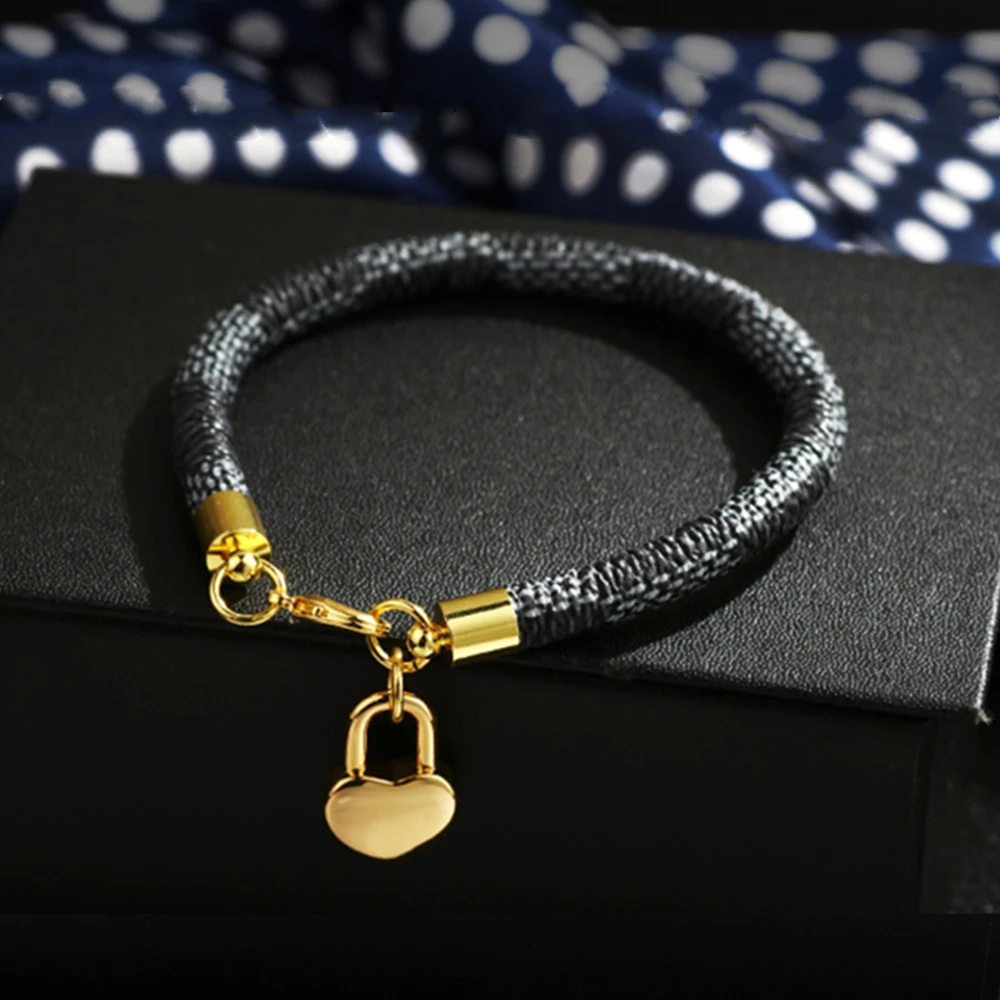 

Classic Women's Leather Bracelet Gold Metallic Love Heart Pendent Charm Lobster Clasp Black PU Bangle Bracelets Jewelry Gifts
