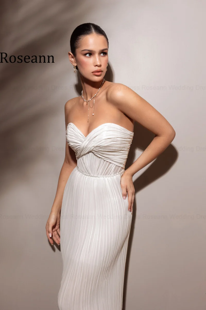 Фото Свадебное платье Roseann: Изысканное женское платье без бретелек из шифона, плиссированное, фасон «русалка», длина до колена, индивидуальный пошив, 2026 №2