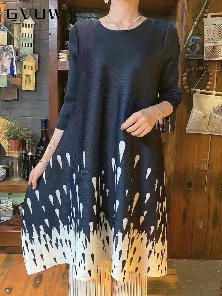 

Женское плиссированное платье GVUW, свободное ТРАПЕЦИЕВИДНОЕ ПЛАТЬЕ С Рукавом Три четверти и круглым вырезом, модель 17D2769 на осень, 2023