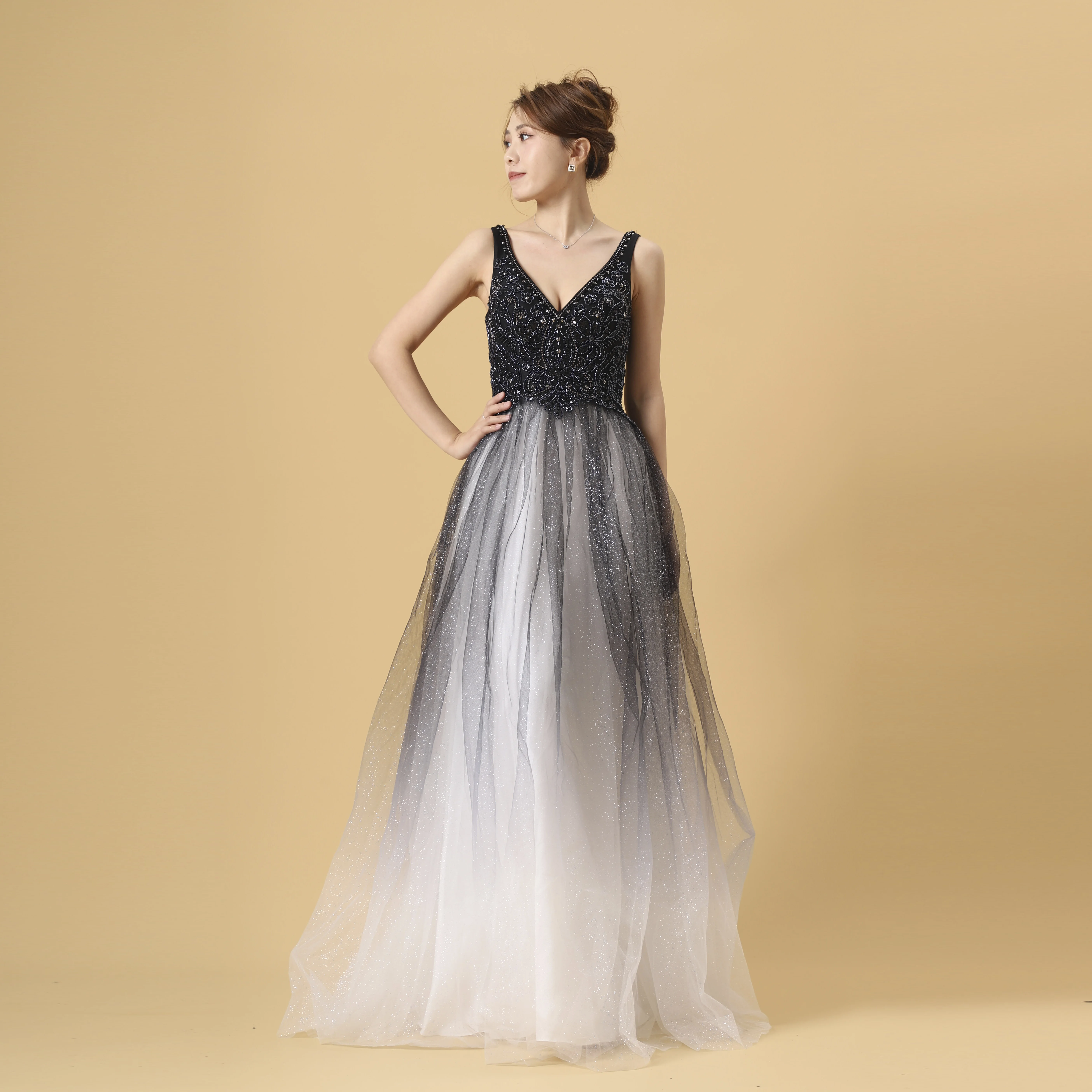 

Luxury Champagne V-neck Sexy party Evening Dresses 2022 Diamond Beading Sleeveless Mermaid Formal Dress Luscious Delia