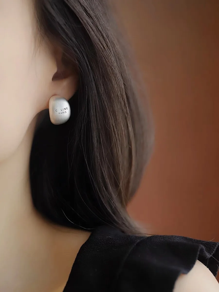 Простые металлические матовые серьги высококачественные легкие роскошные