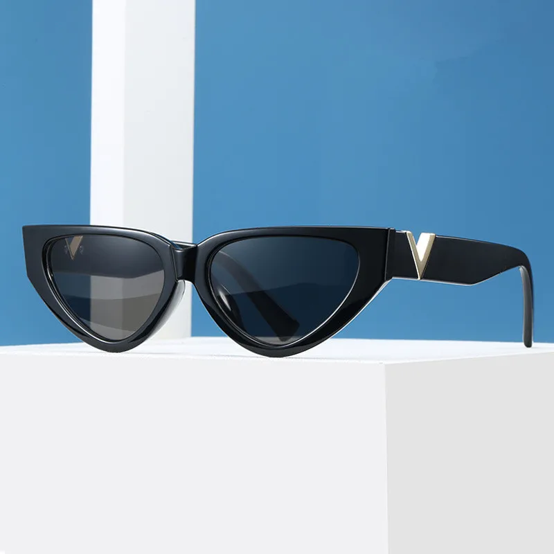 

Retro Small Frame Cat Eye Sunglasses for Women Luxury V Sun Glasses Men Fashion Metal Hinges Shades Oculos De Sol