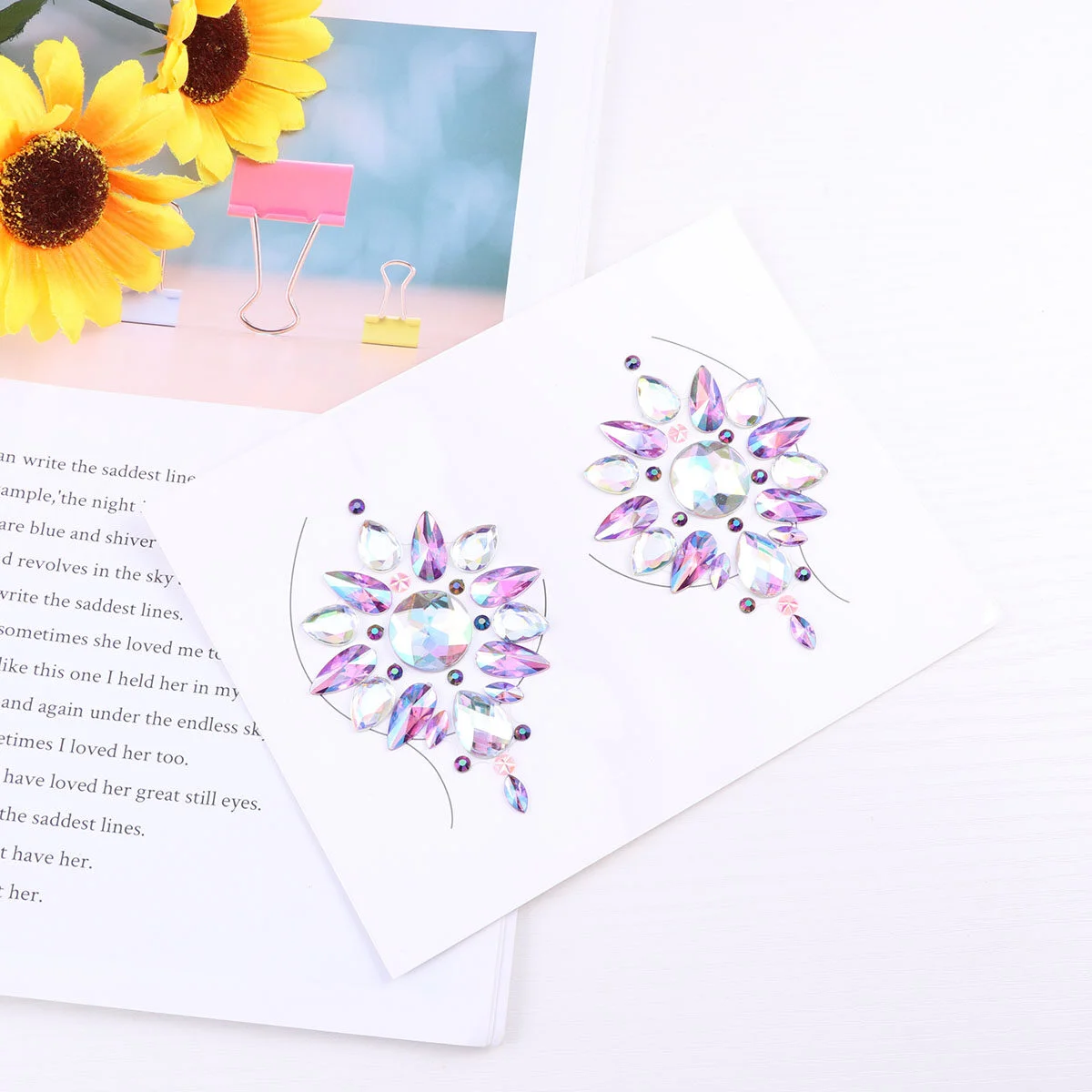 

Women Crystal Breast Pasties Spring Autumn Acrylic Rhinestones Sticking Carnival Party Breast Stickers with Back Glue