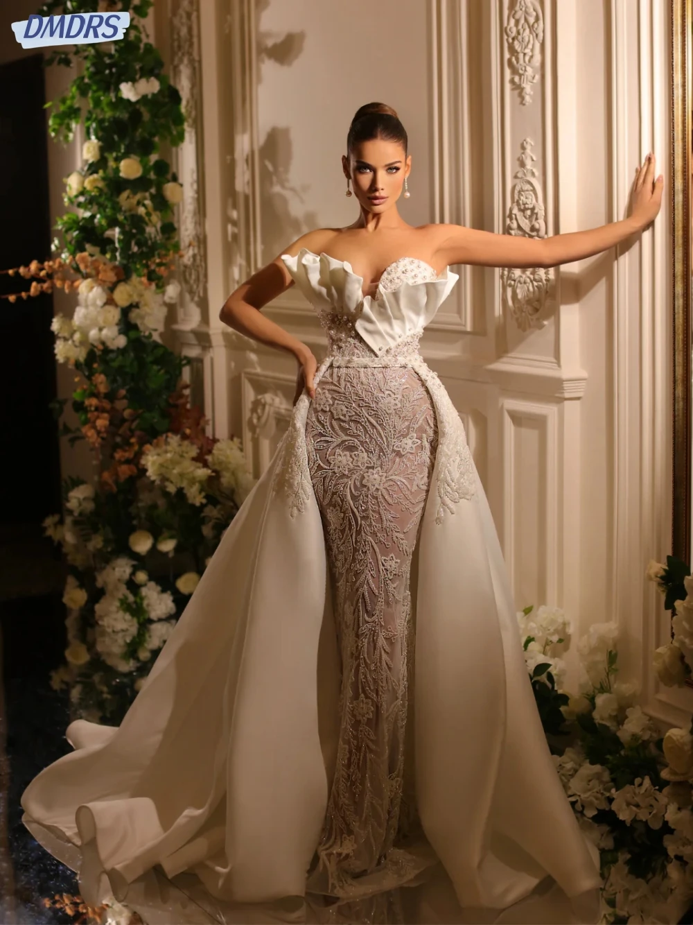 Элегантное вечернее платье без бретелек