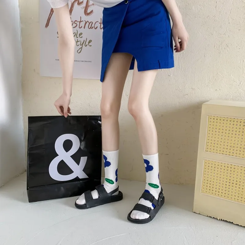 Fashion White Blue Flower Cotton Sock Set 5 Pairs Female Casual Ins Trend High Quality Cute Floral Cotton Mid-Tube Socks Women
