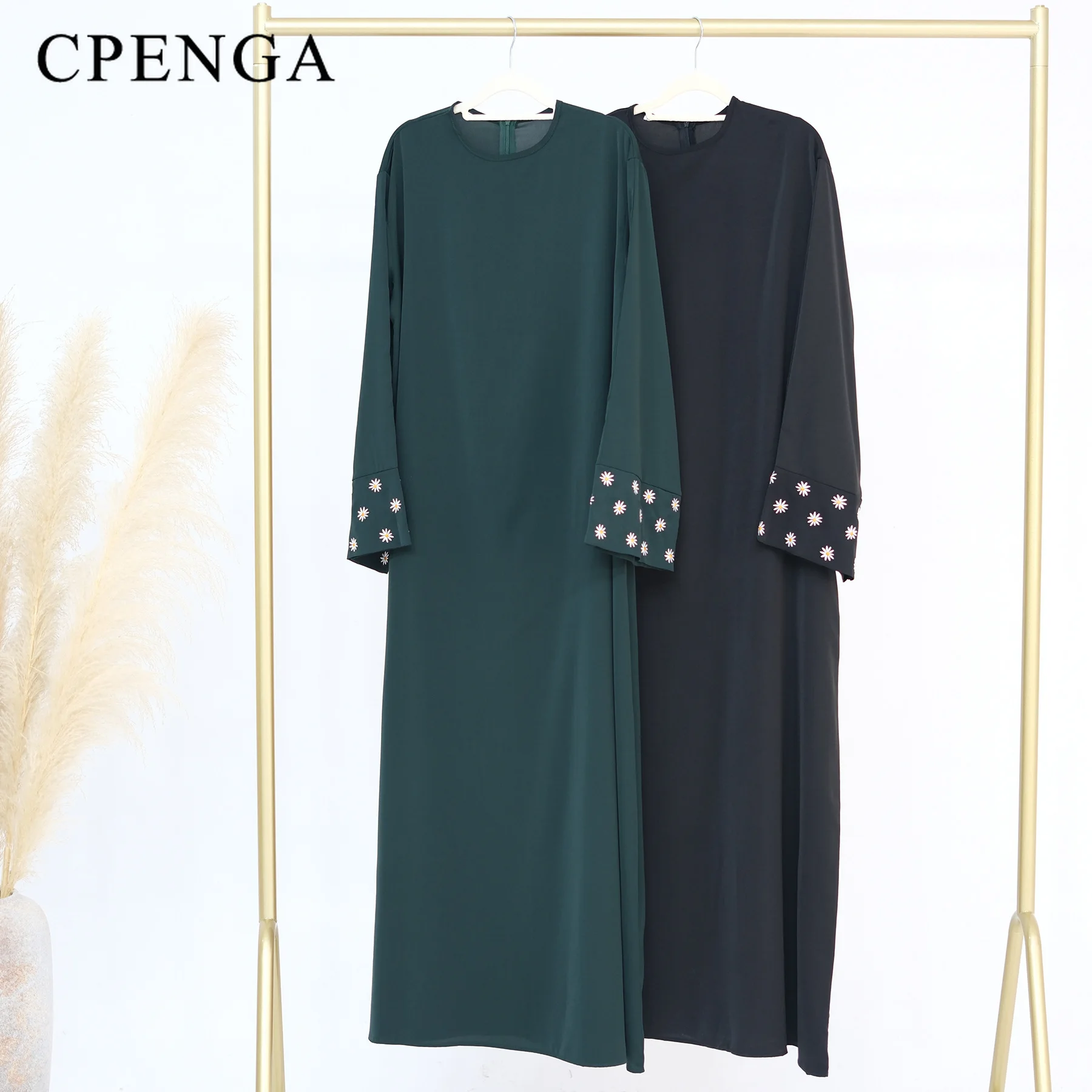 Модель 2024 года мусульманское скромное платье с вышивкой ромашки для женщин