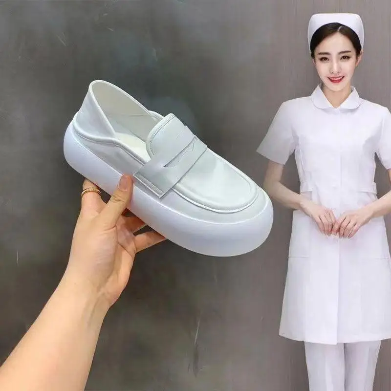 

Nurse Shoes White Pedal Soft Bottom Breathable Deodorant Sneakers for Women Non-slip Comfortable Summer Thick Bottom Women Flats