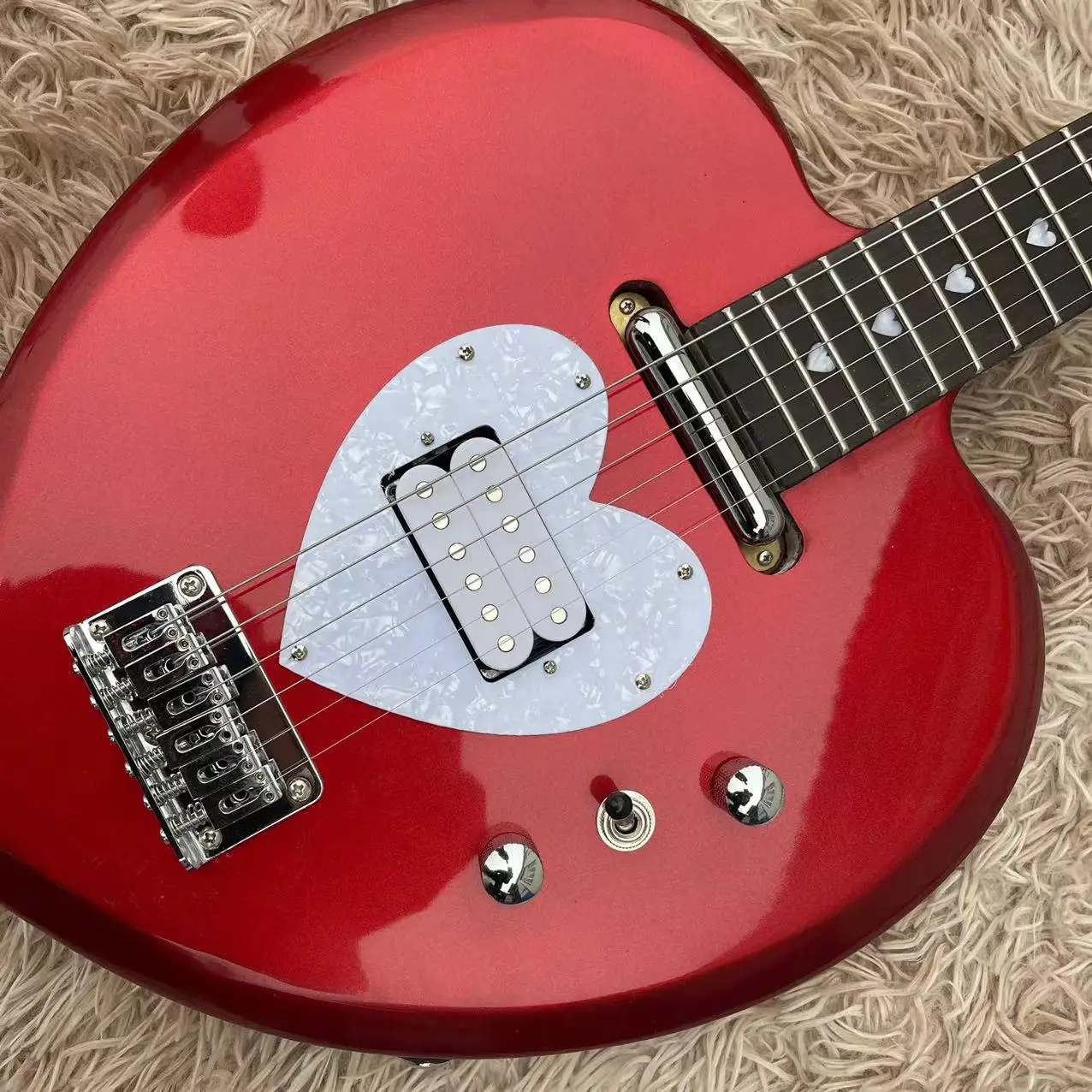 Гитара 6-струнная в форме сердца электрогитара металлический красный корпус