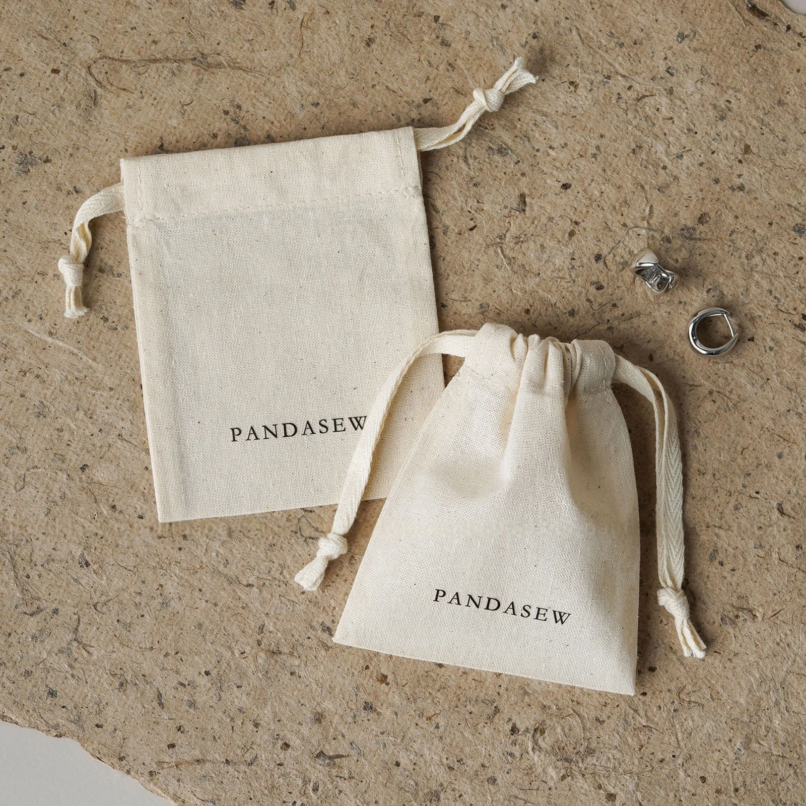 Хлопковая сумка для ювелирных изделий на шнурке с индивидуальной упаковкой логотипа для серег, ожерелий, мешочек для ювелирных изделий