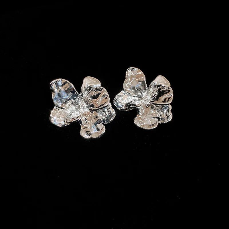 

European and American Women's Metal Irregular Pleated Flower Stud Earrings