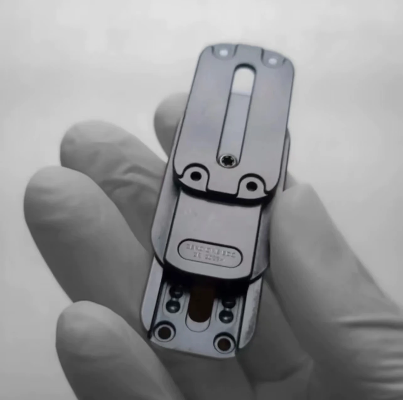 Слайдер в зеро. Тактический брелок. Слайдер в zero block tilda. Слайдер в zero block tilda. Слайдер в зеро блоке.