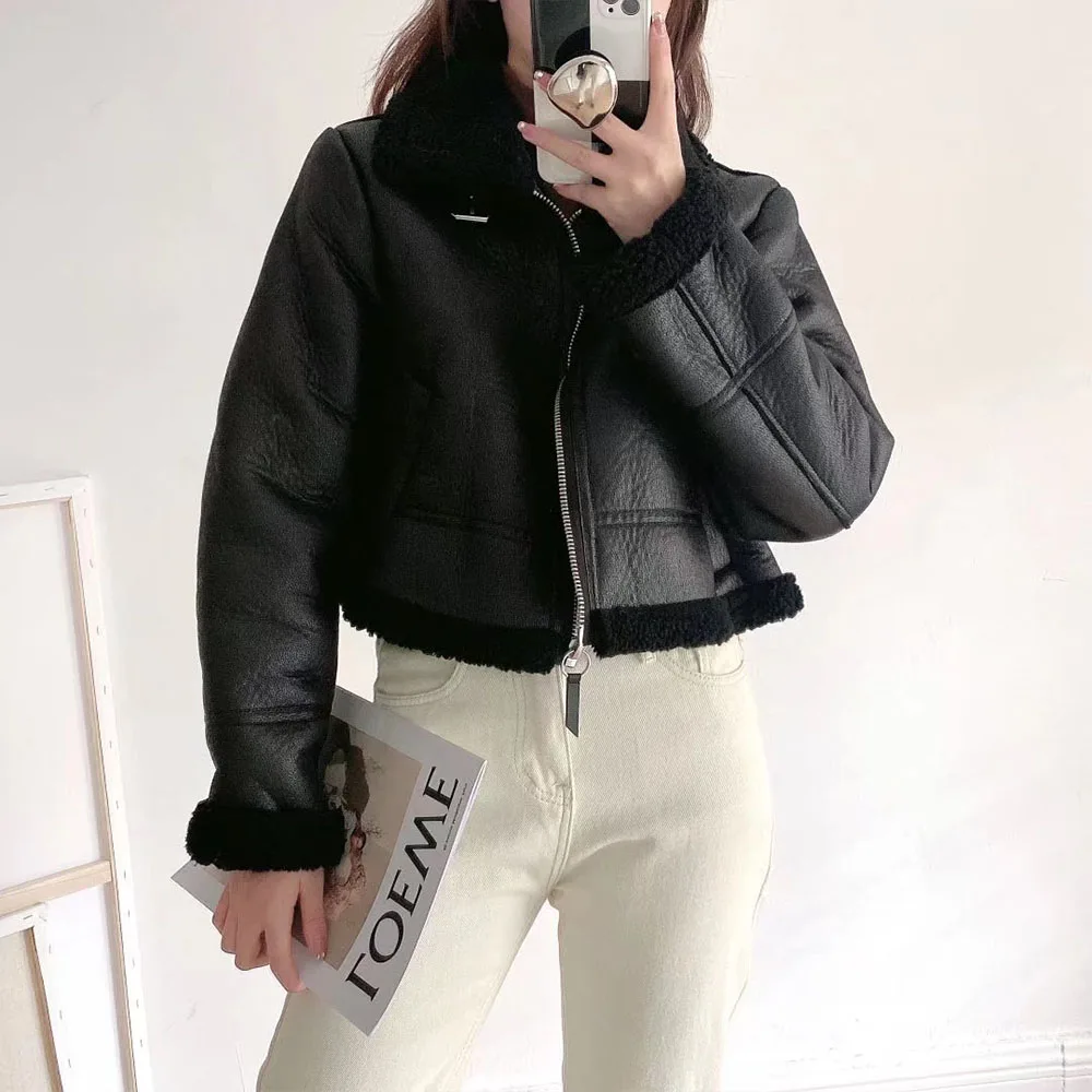 Hot Selling Vintage Long Sleeve Female Outerwear Chic Top Women's Fashion Thick Warm Winter Fur Faux Leather Cropped Jacket Coat