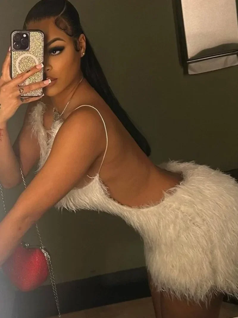 Сексуальное белое мини-платье из искусственного меха с открытой спиной наряд для