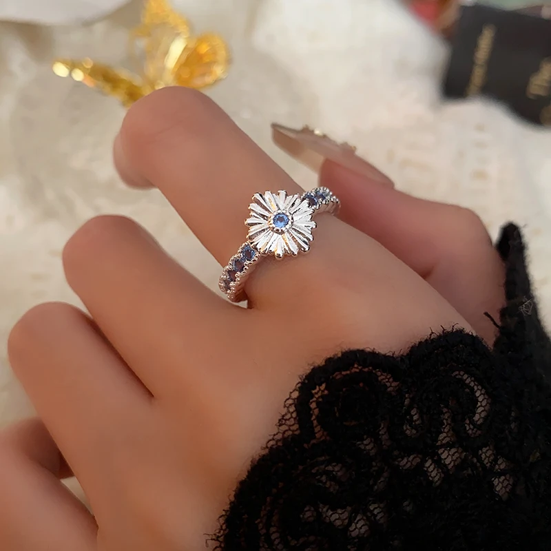 

DREJEW Luxury Cubic Zirconia Patchwork Flower Open Ring Retro Valentine Wedding Bands Small Fine Career Fashion Accessories