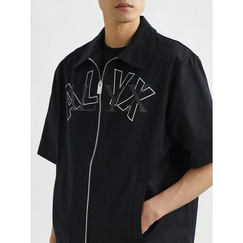 

23SS 1017 Alyx 9sm Graffiti Inkjet Logo Lapel Zipper T-shirts Men Women Top Tees Functional Alyx T Shirt