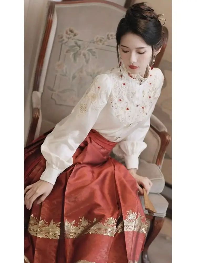 

Рубашка и юбка в китайском стиле Hanfu большого размера, женская одежда, Высококачественная рубашка и юбка в красном и золотом цвете с изображением лошади