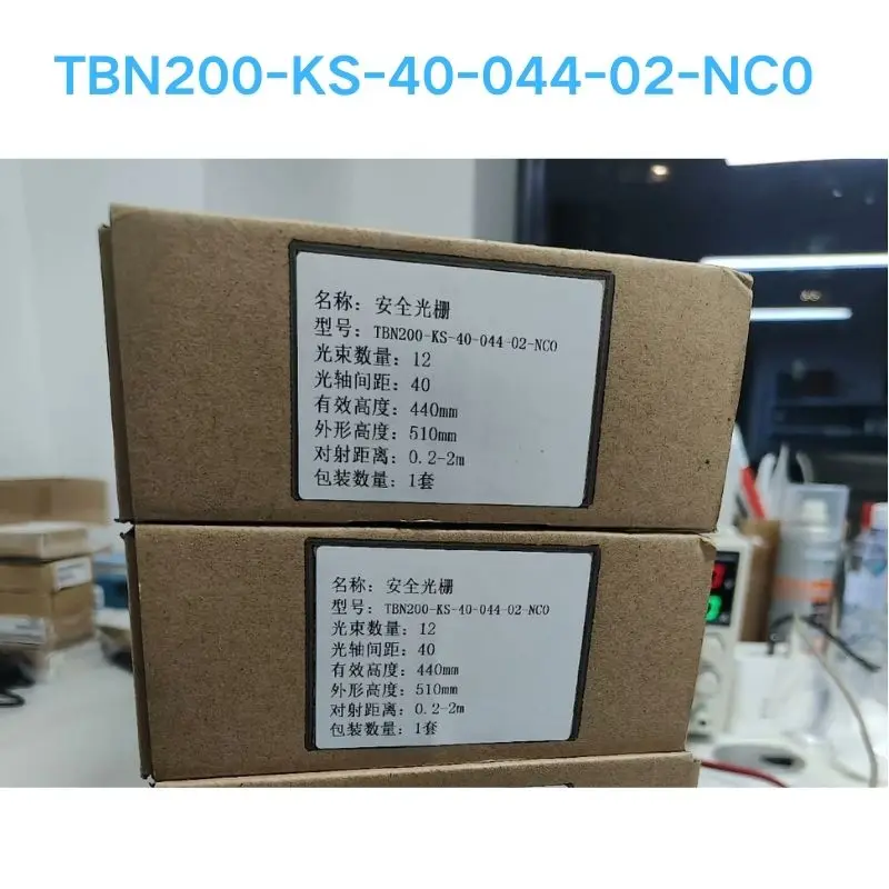 НОВАЯ безопасная решетка TBN200-KS-4044-02-NC0 быстрая доставка