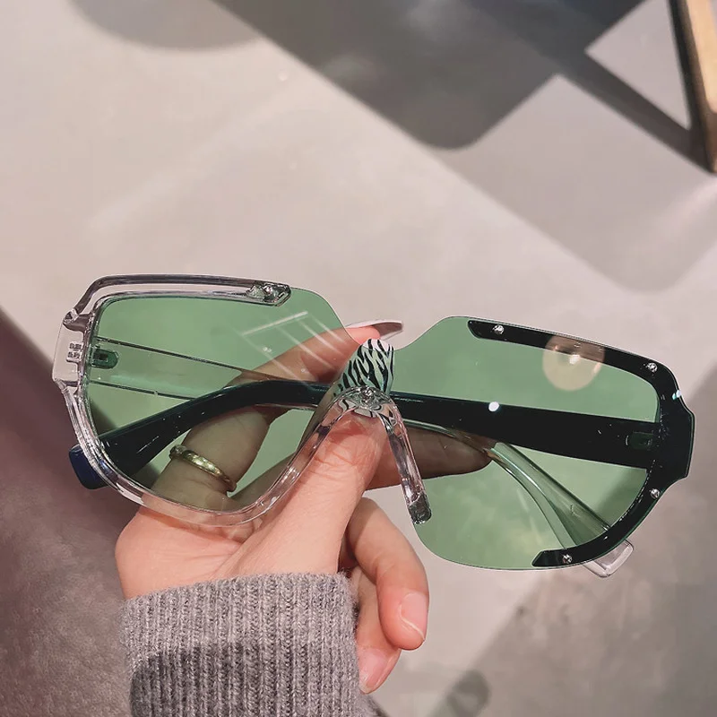 

2022 Oversized Sunglasses Women Big Frame Square Flat Top Rivet Gradient Lens Sun Glasses Female Men Vintage Mirror Shades UV400