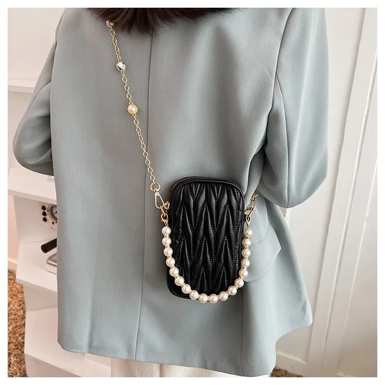 Fashion Small Bag 2023 New Lingge Chain Shoulder Bag Personalized Fashion Versatile Crossbody Street Phone Mouth Red Bag