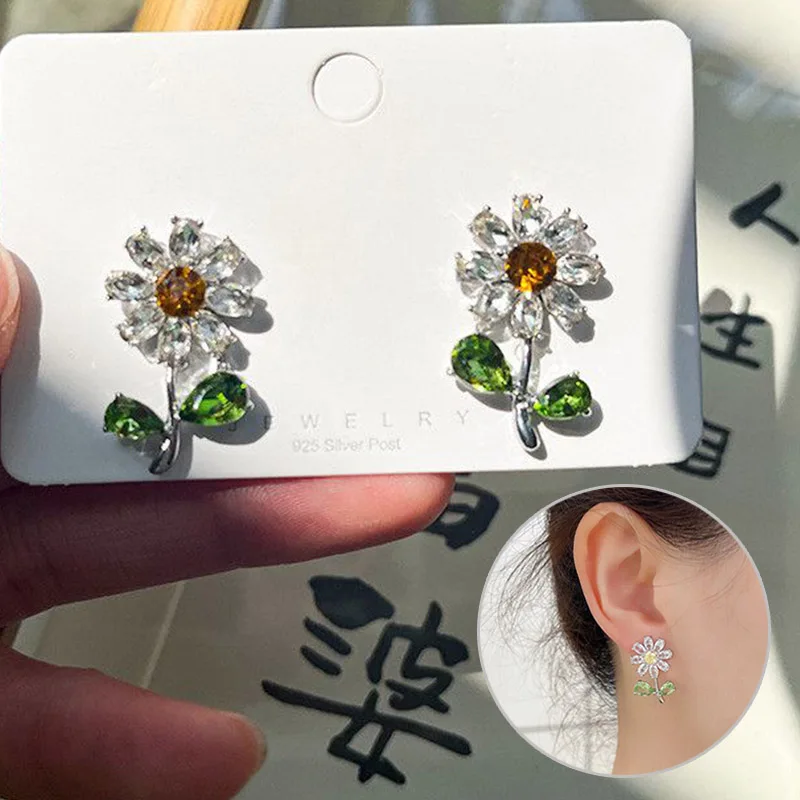 

Stud Earrings 925 Silver Cubic Zirconia Pretty Flower Wedding Jewelry for Women
