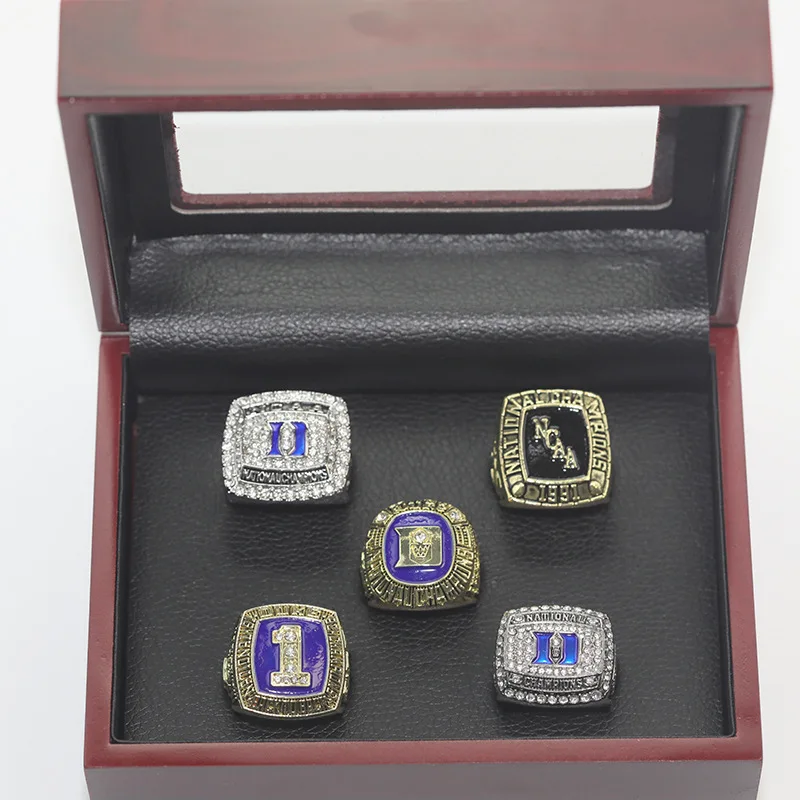 

Customers come to customize gifts with NCAA Auburn University Tigers 4 rings and a box set