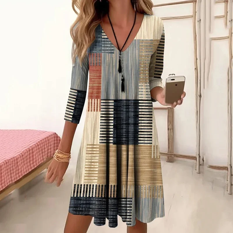 

Женское мини-платье с цветочным принтом, с высокой талией и V-образным вырезом