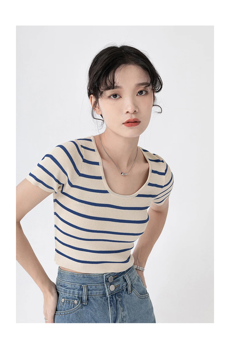 

GG0110 короткий цветной контрастный полосатый Повседневный свитер с коротким рукавом Женская Новинка 2022 летняя шикарная футболка с U-образным...