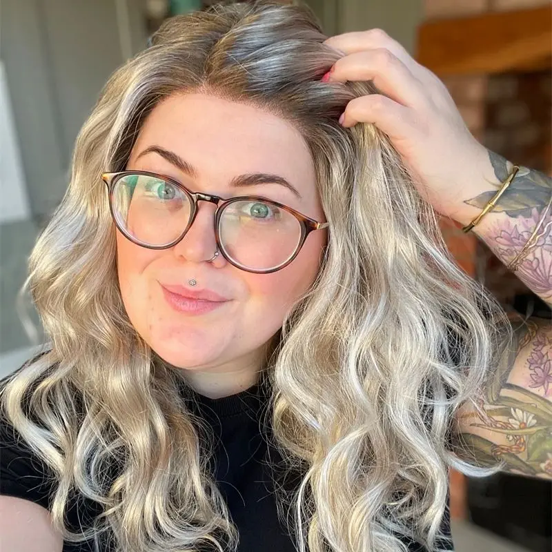 Объемная волна 13x4 Ombre Пепельно-платиновый парик Синтетический фронта шнурка