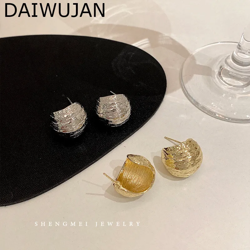 

DAIWUJAN Punk Metal Ball Stud Earrings for Women Girl Gold Color Irregular C Shaped Earrings Vintage Hiphop Party Jewelry Gifts