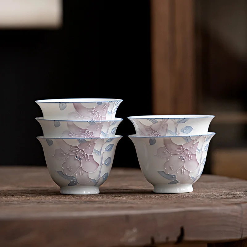 

2pc/Set Small Ceramic Tea Cup Handmade Engrave Lily Kungfu Tea Maker Single Cup Japanese Teacups Women Customized Exquisite Gift