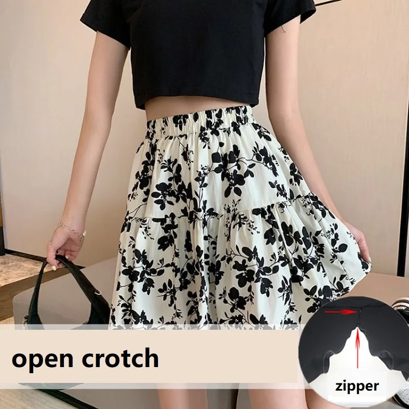 

Мини-юбка на молнии с открытой промежностью