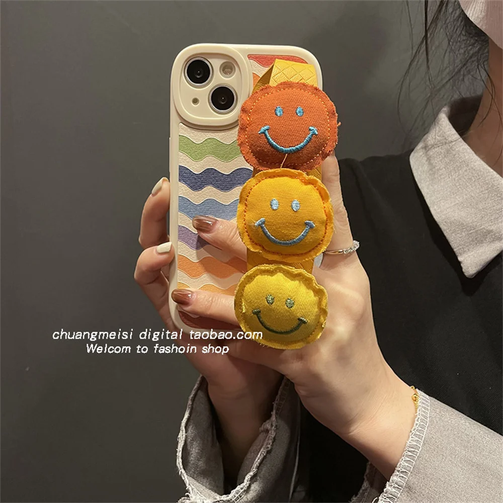 

Color three smiling face mobile phone protective case for Apple 14 iphone13/12/11 new fashion chain Oblique span silicone shell