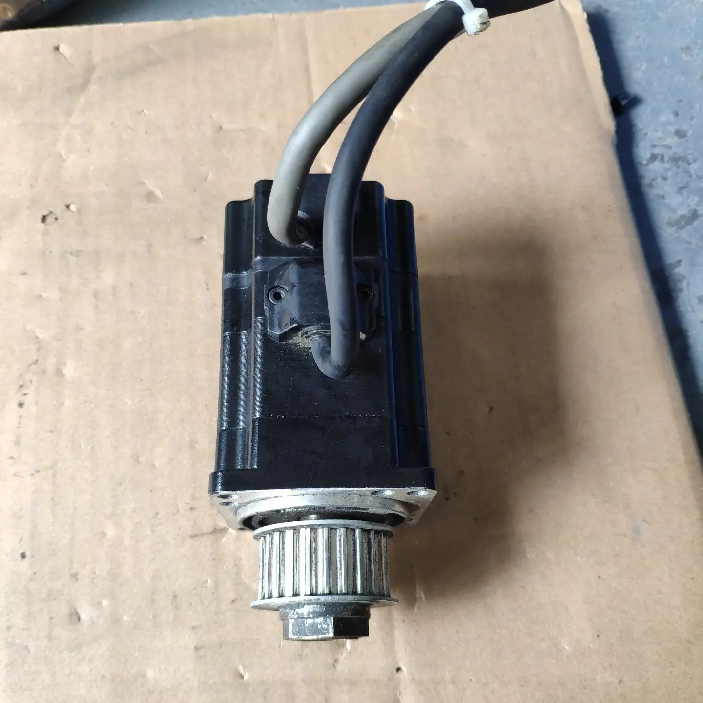

47570301 ,Used Condition 85% New ,Working Well With 3 Months Warranty