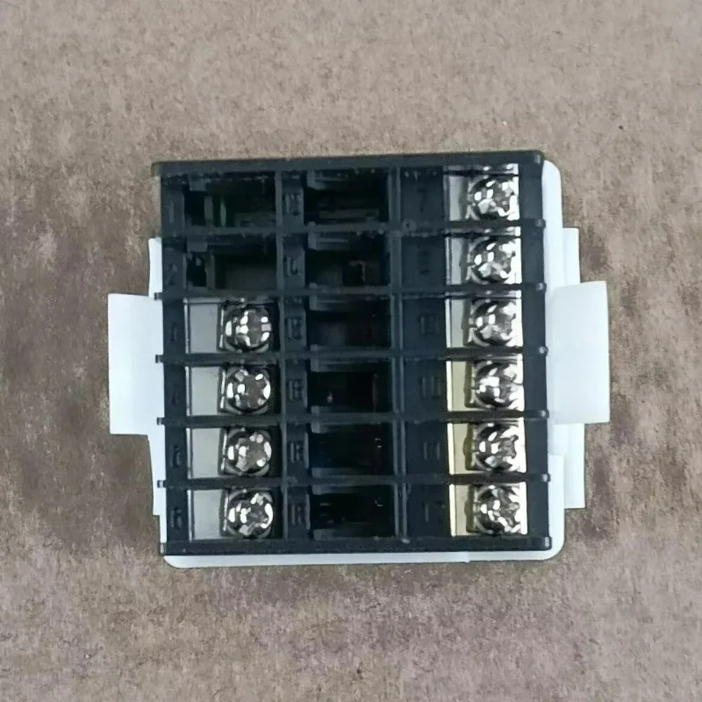 Фото Для контроллеров температуры AUTONICS TX4M-A4R TX4M-B4R TX4M-B4S TX4M-B4C TX4M-14RN TX4M-24C: Новые, Оригинальные №3