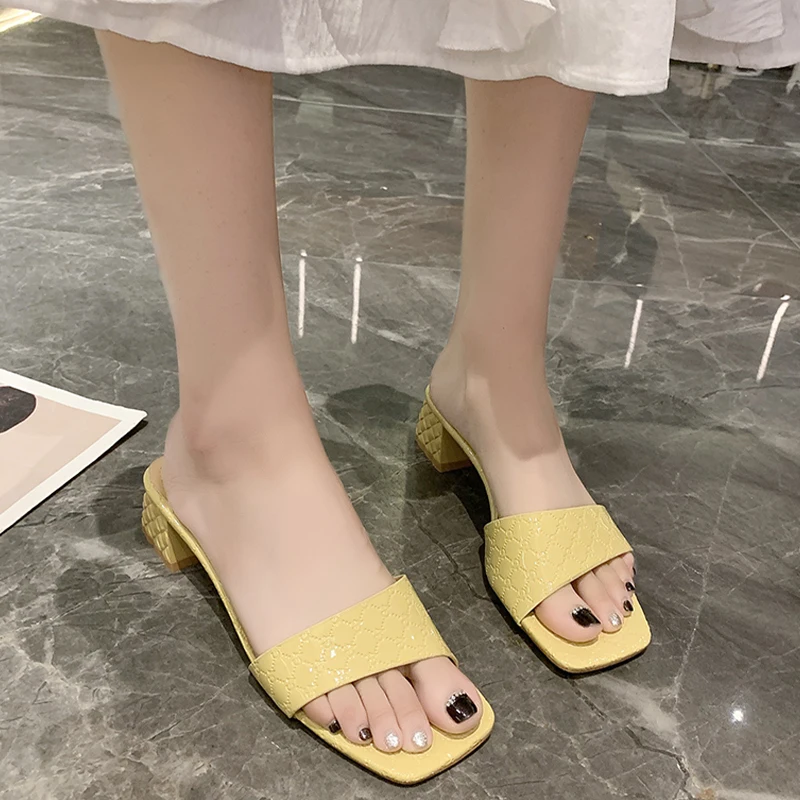 

Женские летние шлепанцы из ПУ кожи, на толстом каблуке