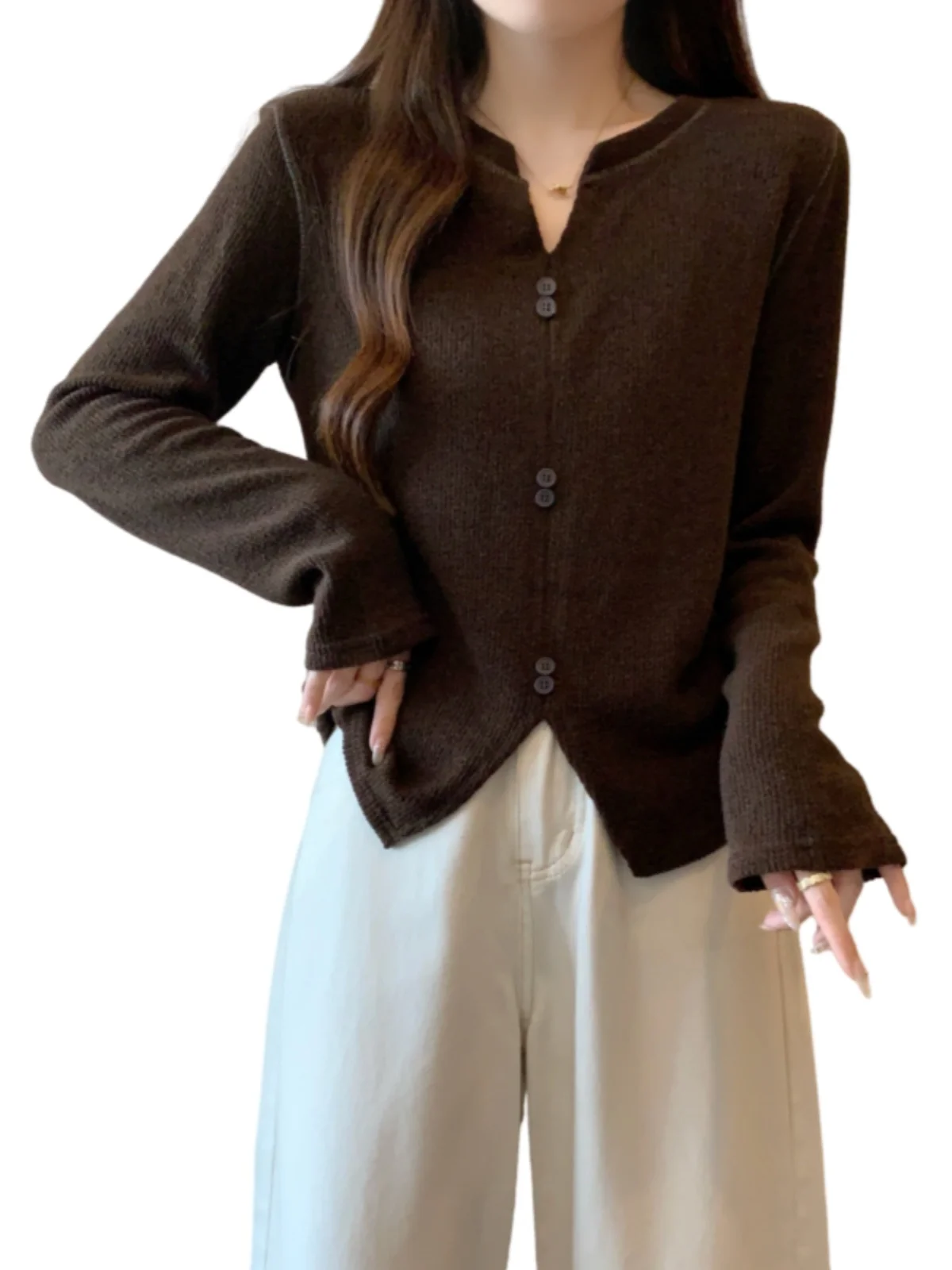 Серая вязаная женская рубашка с v-образным вырезом и длинными рукавами осень зима