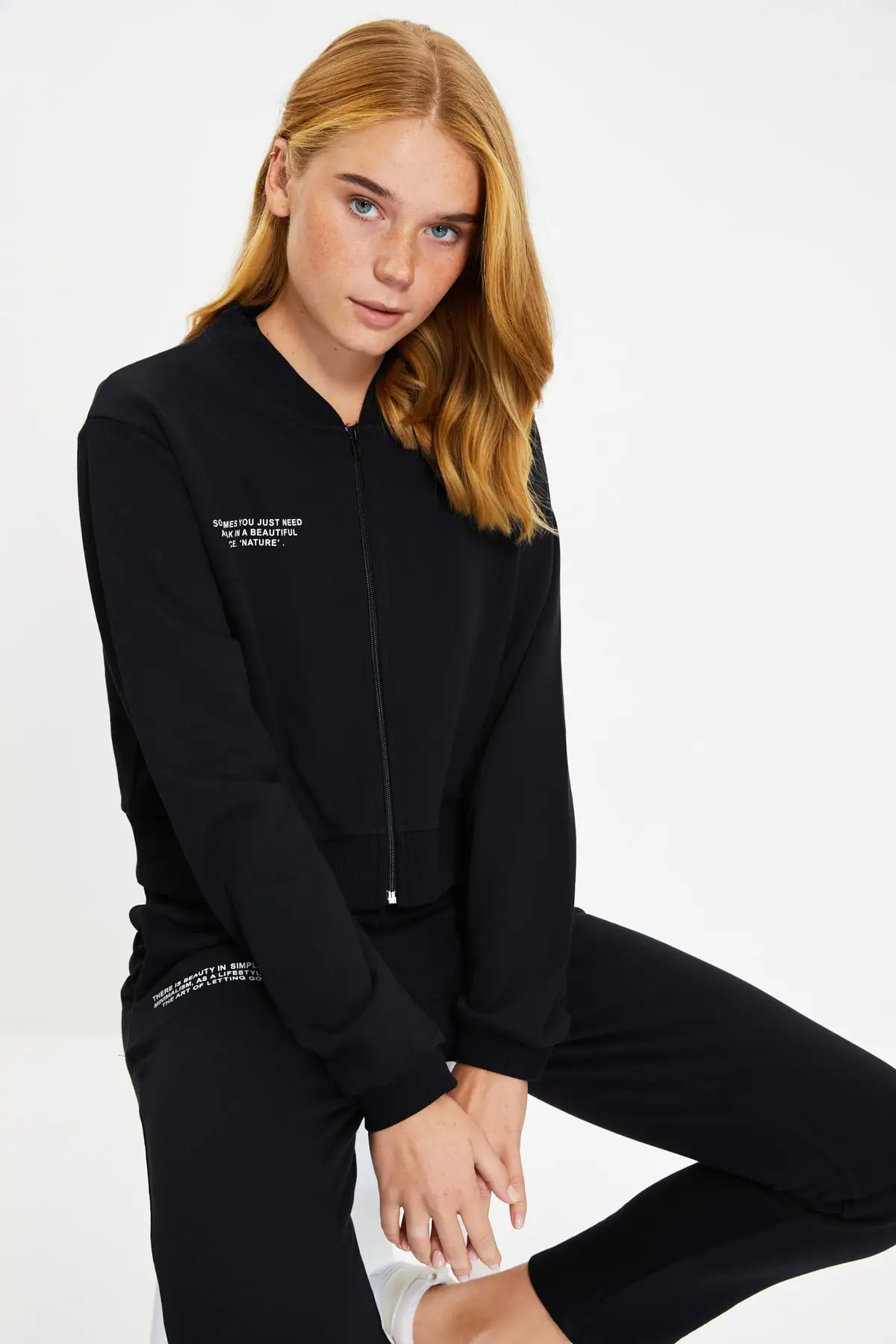 Облегающая трикотажная фуфайка с принтом Trendyol 100% органический хлопок TWOAW22SW0770 |