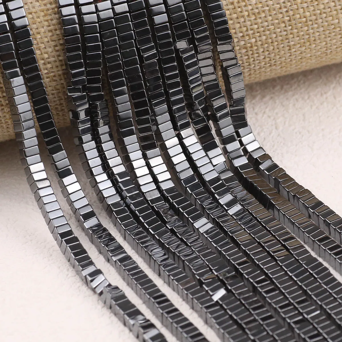 Квадратные прямоугольные плоские натуральные камни черный гематит разделитель